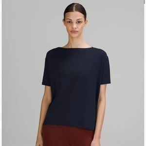Lululemon Back in Action Short Sleeve Navy